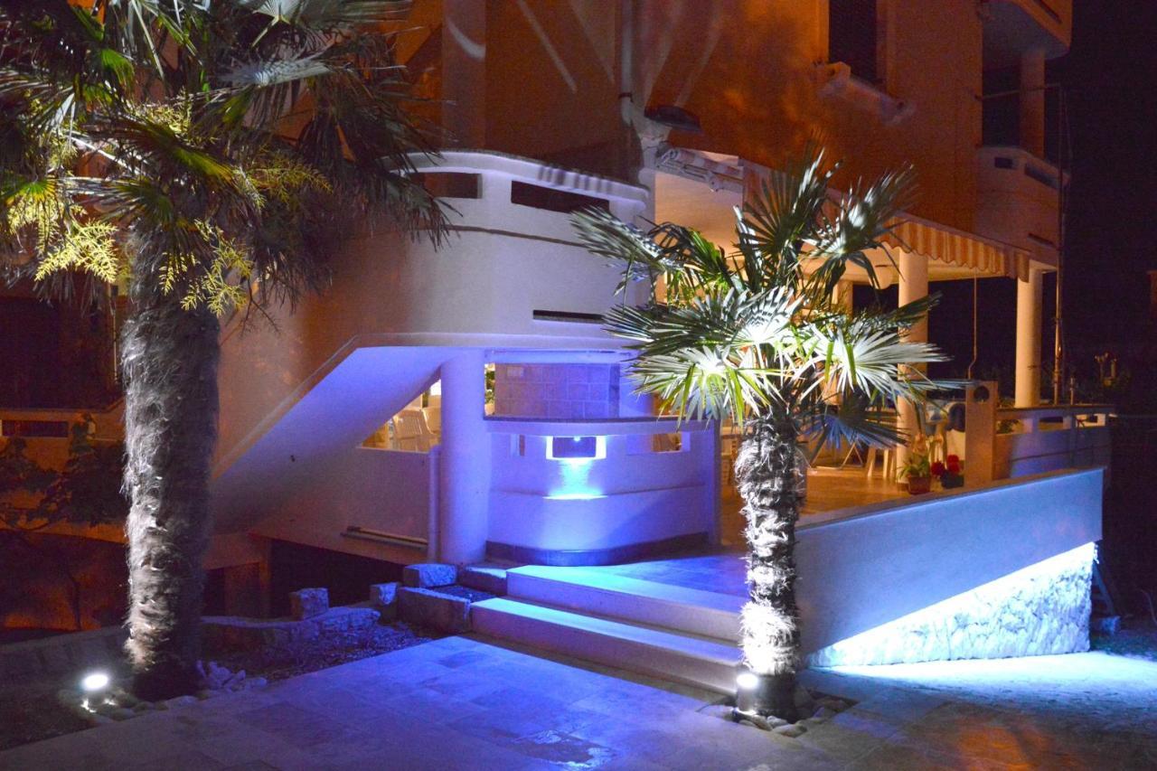 Apartments And Rooms By The Sea Jakisnica, Pag - 4160 Lun  Eksteriør bilde