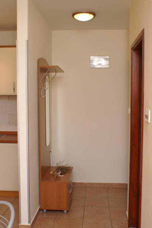 Apartments And Rooms By The Sea Jakisnica, Pag - 4160 Lun  Eksteriør bilde