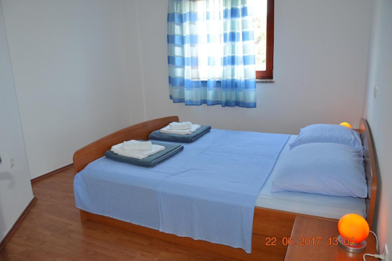 Apartments And Rooms By The Sea Jakisnica, Pag - 4160 Lun  Eksteriør bilde