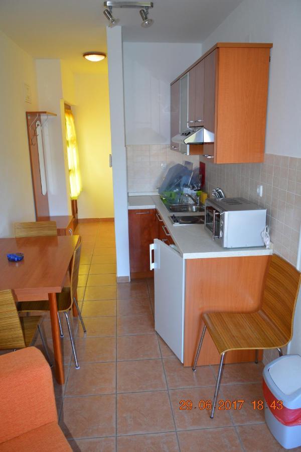 Apartments And Rooms By The Sea Jakisnica, Pag - 4160 Lun  Eksteriør bilde