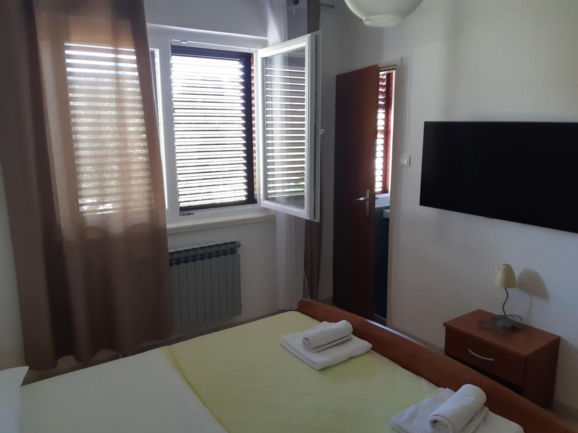 Apartments And Rooms By The Sea Jakisnica, Pag - 4160 Lun  Rom bilde