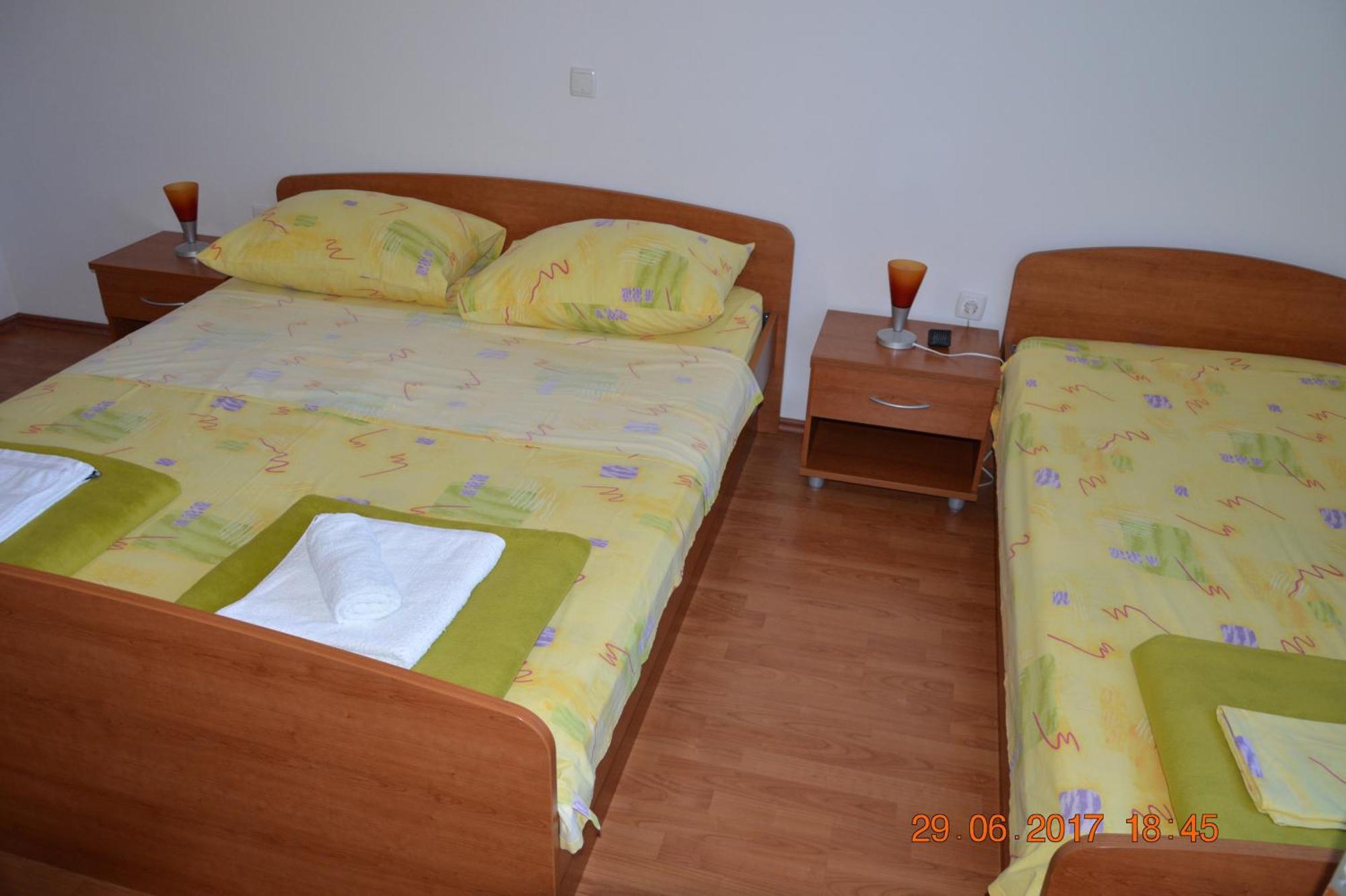 Apartments And Rooms By The Sea Jakisnica, Pag - 4160 Lun  Rom bilde